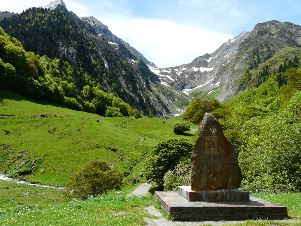 Le tour de la cabane de Pesson